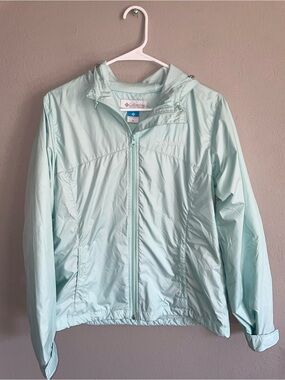 Columbia Women's Mint Green Lightweight Hooded Jacket